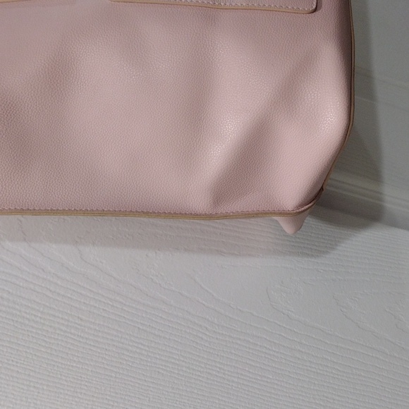 Samantha Thavasa Deluxe Blush Pink Leather Shoulder Bag – Elegant & Like New - Picture 3 of 13